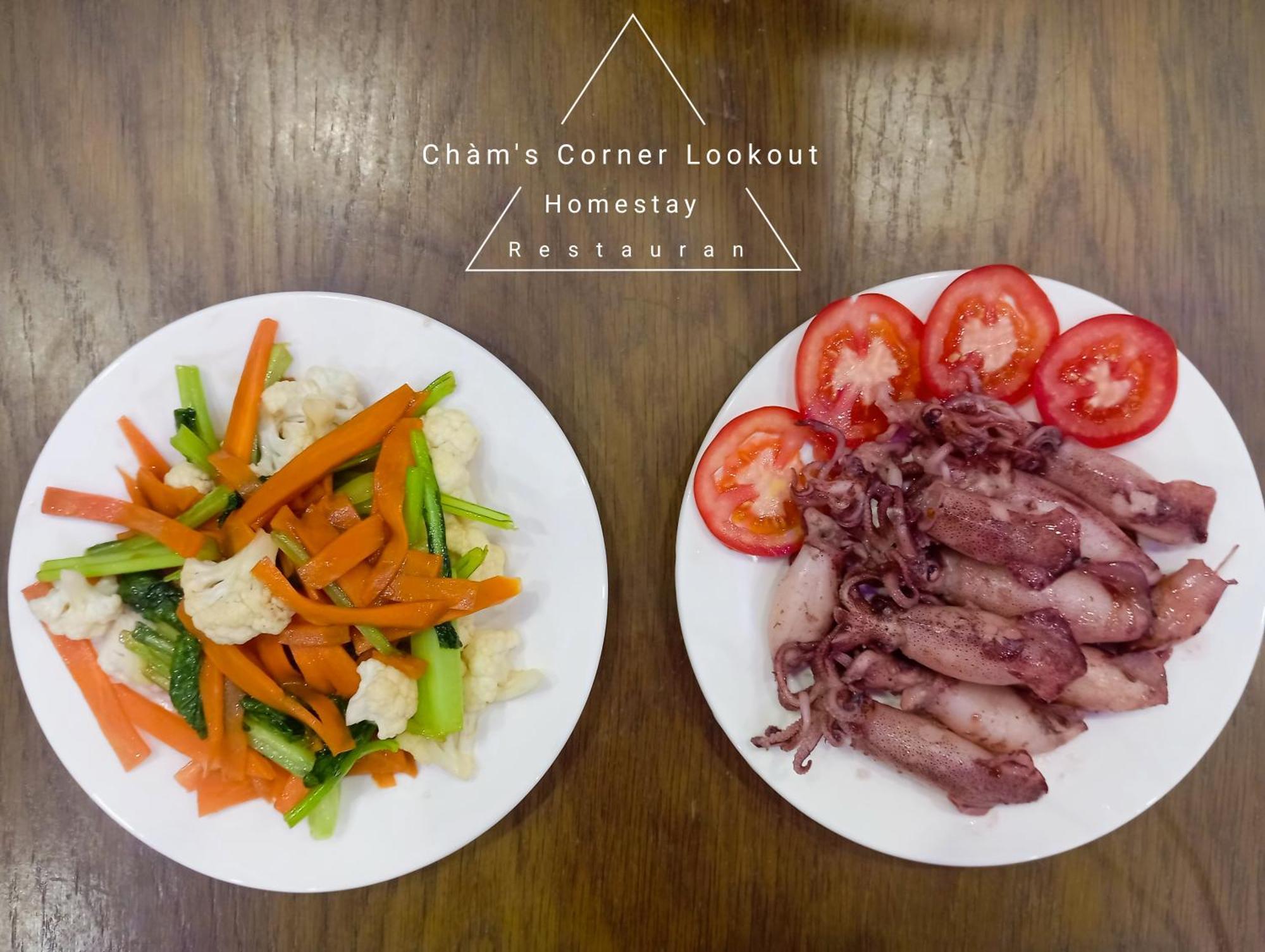 Cham'S Corner Lookout Homestay & Restaurant Tân Hiệ Esterno foto