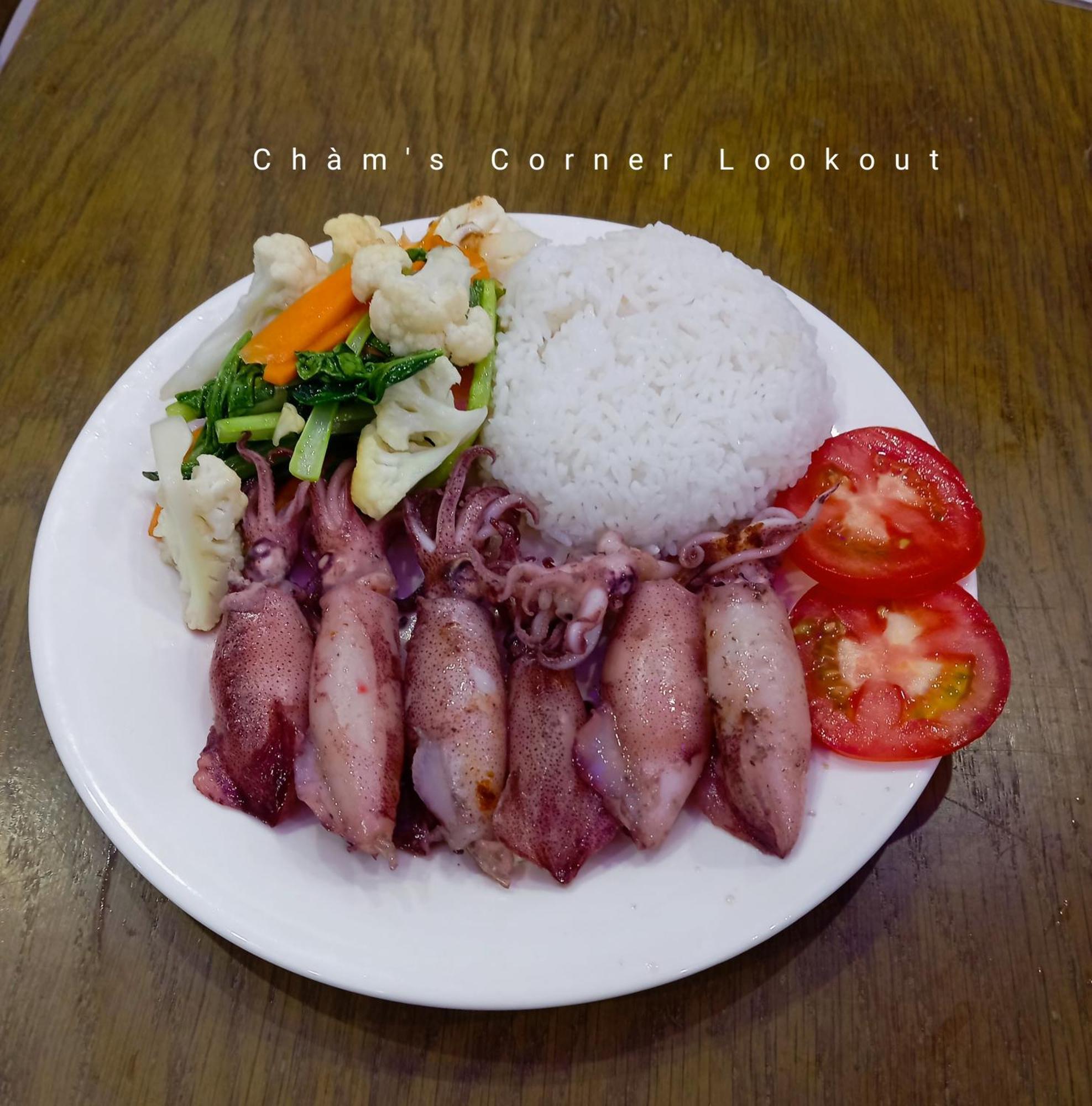 Cham'S Corner Lookout Homestay & Restaurant Tân Hiệ Esterno foto